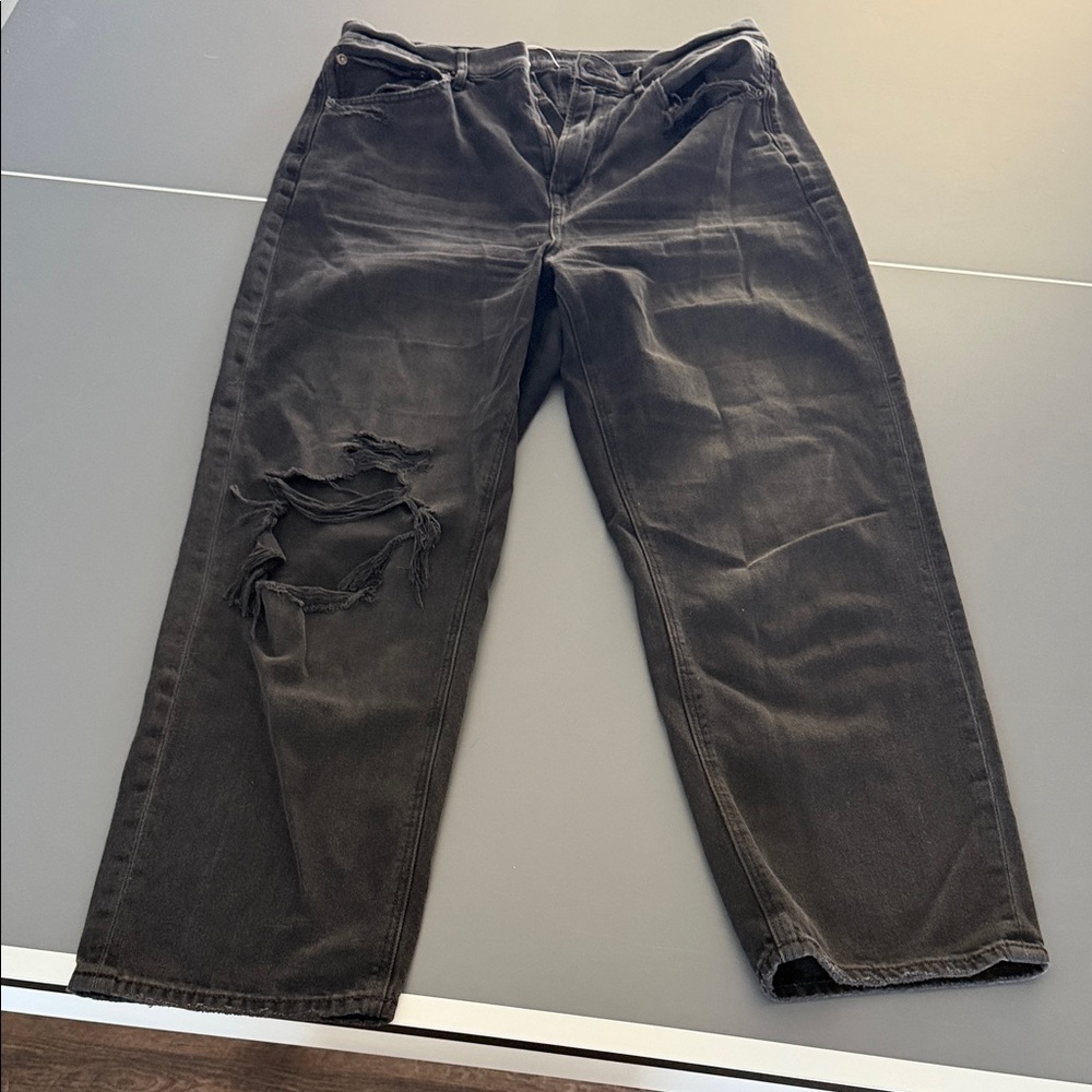 American Eagle Outfitters women’s Black Relaxed Jeans